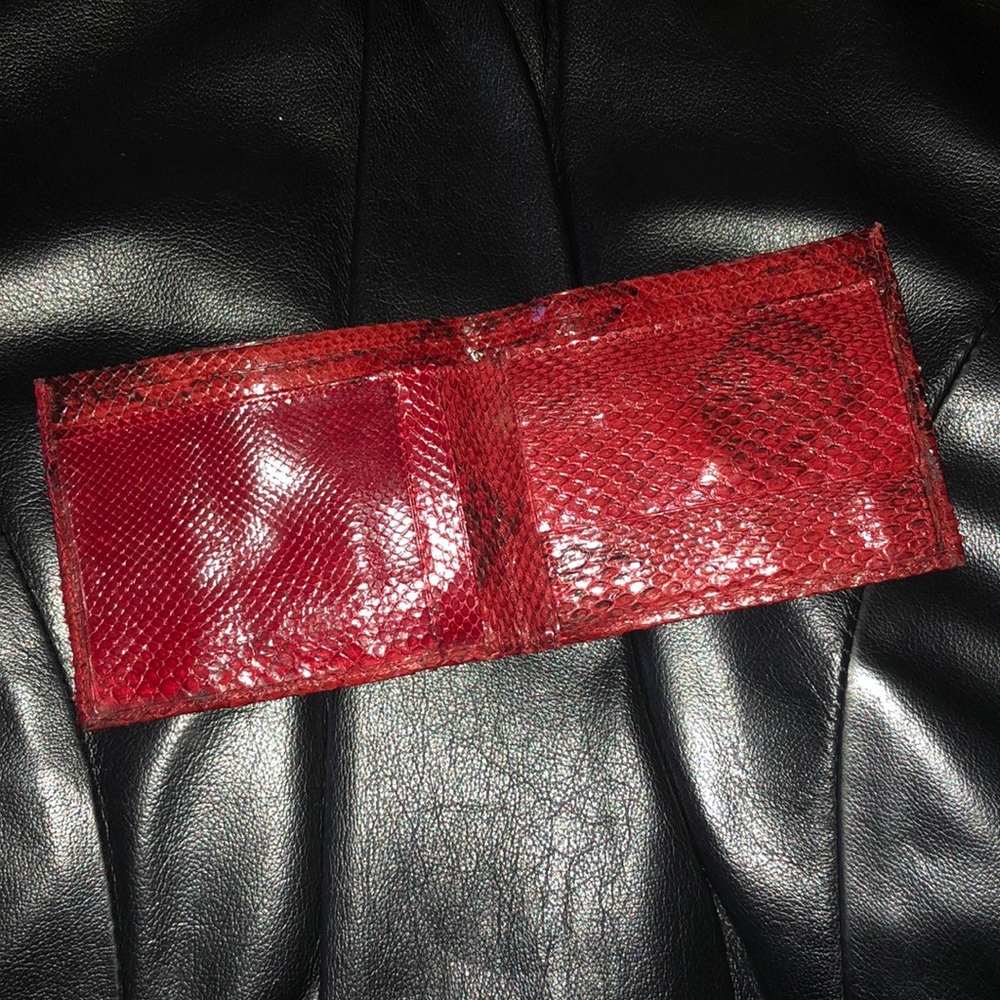 Red wallet - Picture 3 of 6